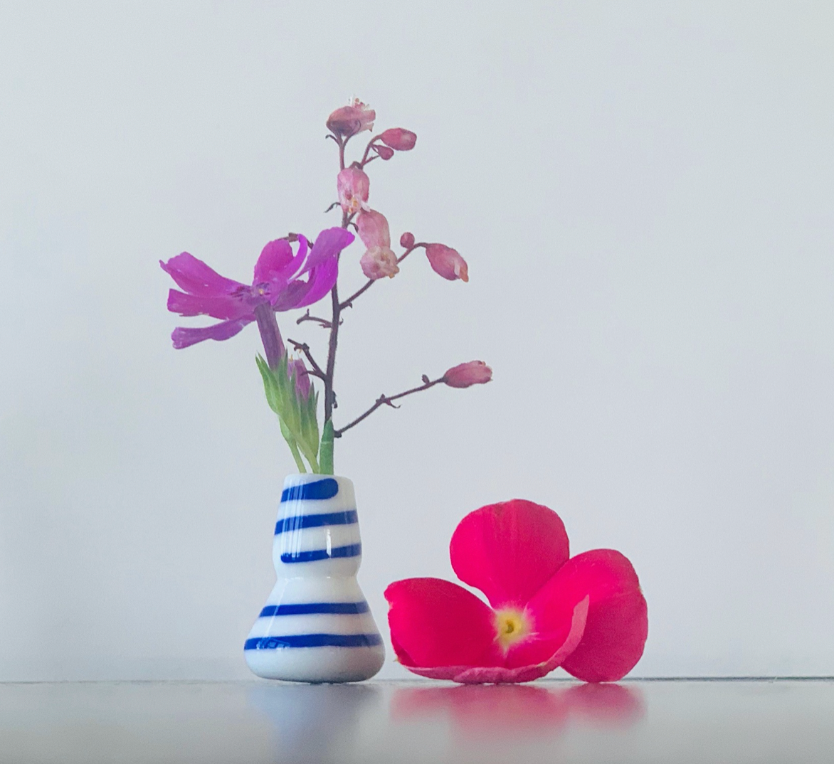 Custom Dandelion Vase - White with Blue Swirl